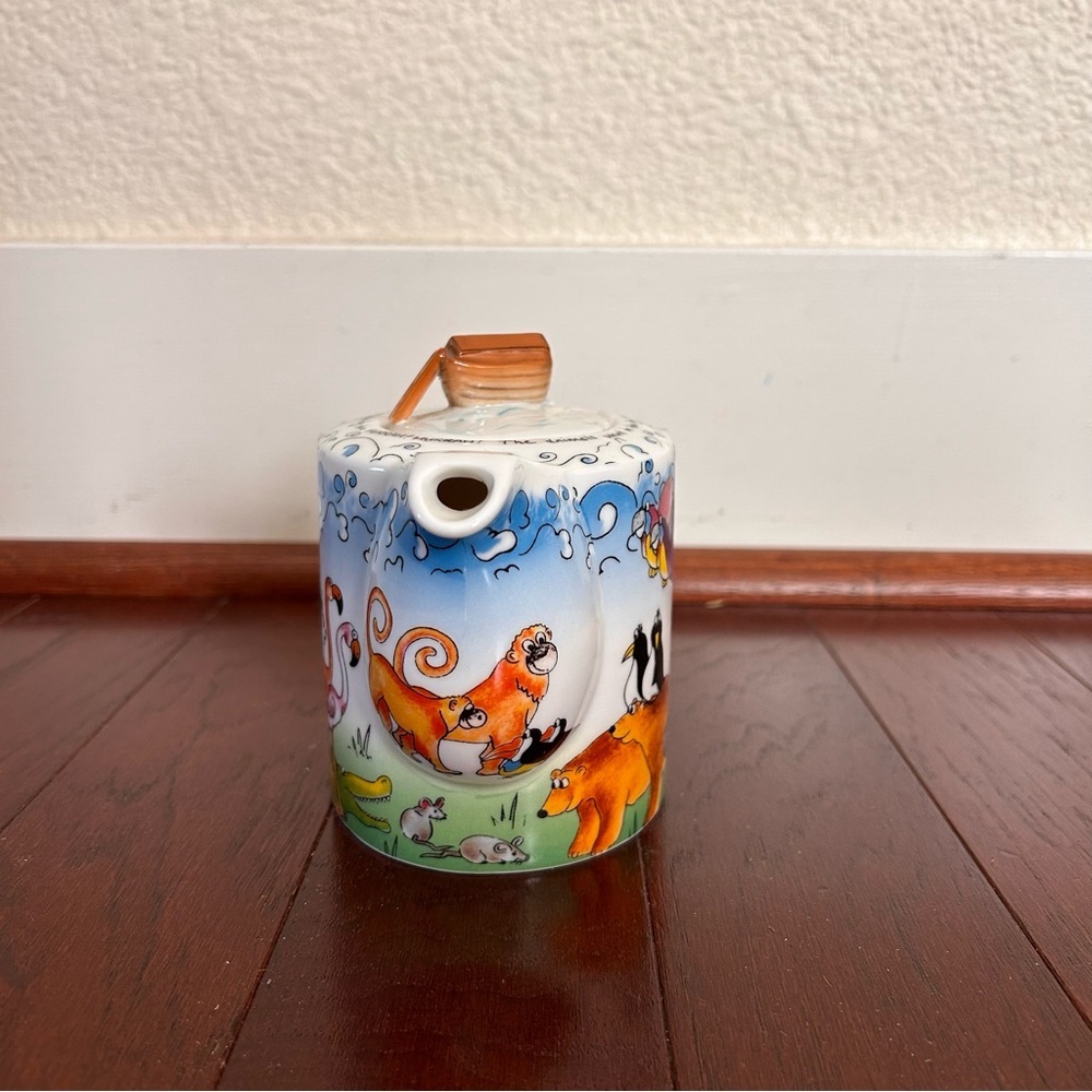 Paul Cardew Noah's Ark Ceramic Teapot - Picture 4 of 7